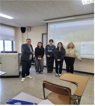 그림입니다.원본 그림의 이름: CLP00001ae40003.bmp원본 그림의 크기: 가로 557pixel, 세로 742pixel